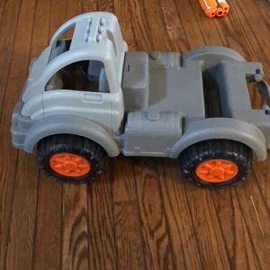 Meet your Posher, Gusty